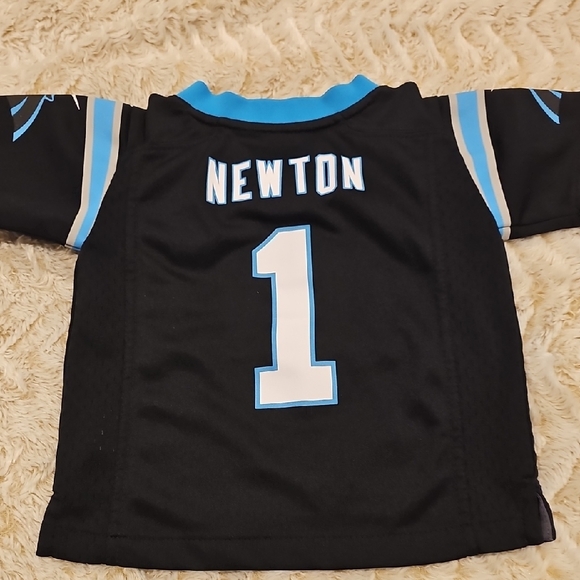 Nike Black and Blue Jersey for Sports Enthusiasts - Picture 6 of 6